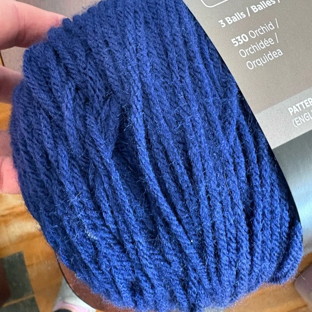 Red Heart Jumbo Yarn - soft navy 2 skeins - Picture 2 of 3